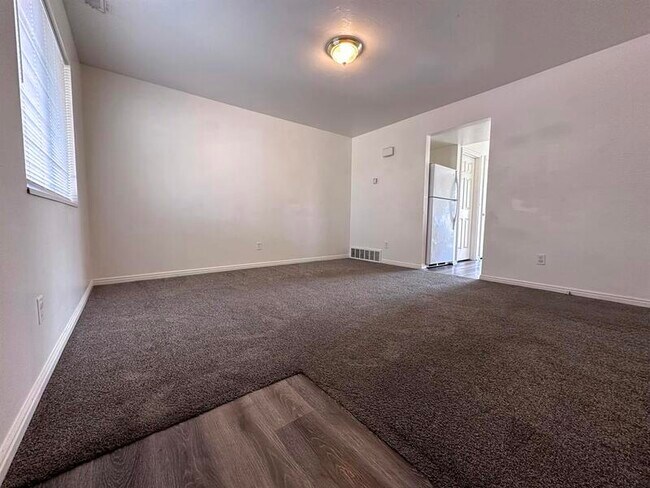 Foto del edificio - 15080 N 5400 W