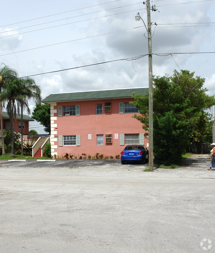 Building Photo - 2211 NW 64th Ave