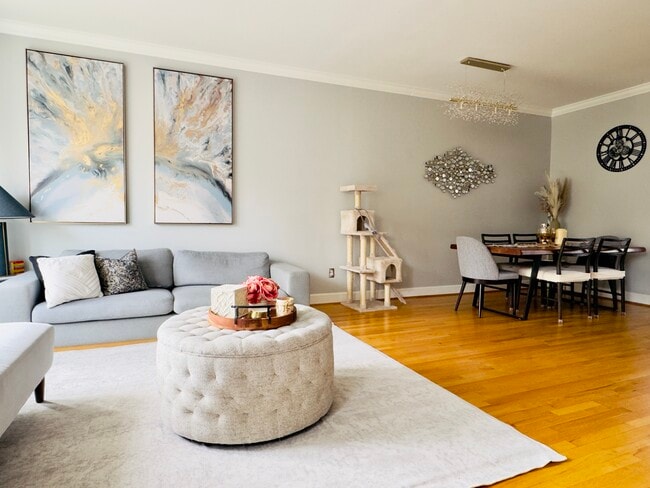 Photo - 3832 Charles Ave Townhome