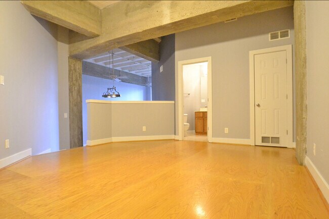 Foto del edificio - Real Silk Lofts