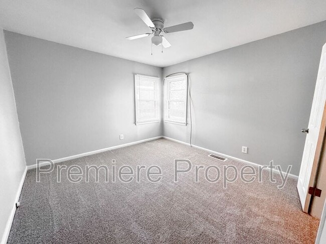 Building Photo - 9724 E 34th St S
