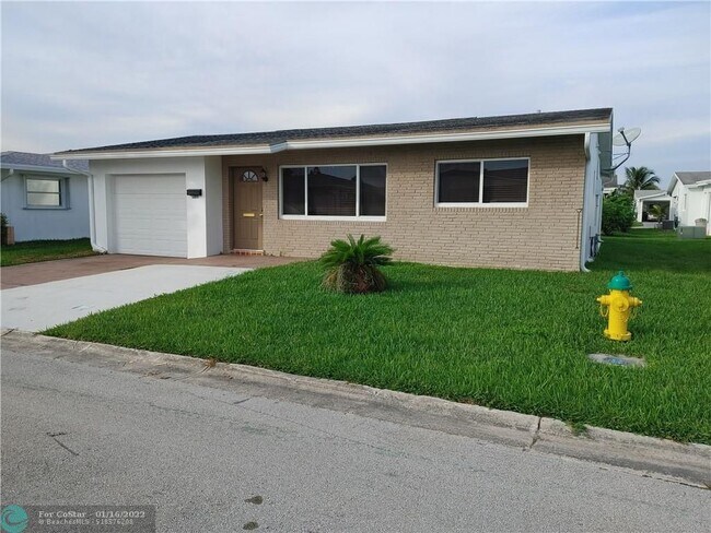 Building Photo - 6805 NW 14th Pl