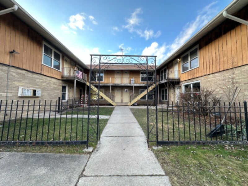 924 E Willow St Unit 2, Kankakee, IL 60901 Apartment for Rent in