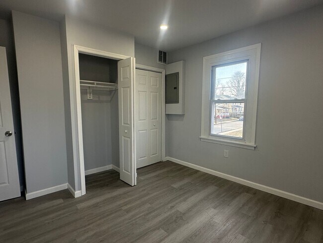 Foto del edificio - 125 Pennington Ave