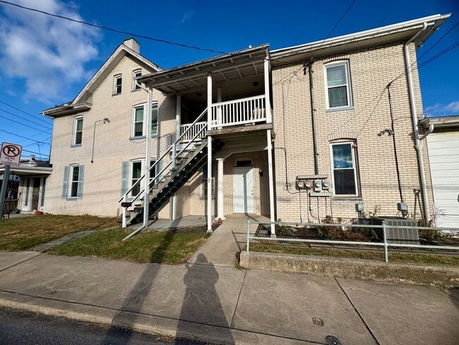 Building Photo - 1 Brown St