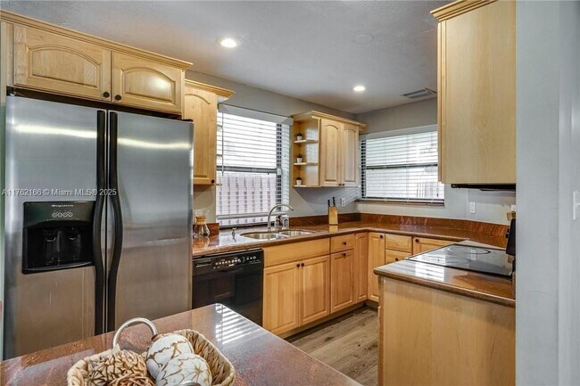 Foto del edificio - 2530 NE 9th St