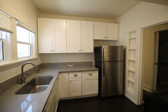 Building Photo - 3836 S Figueroa St