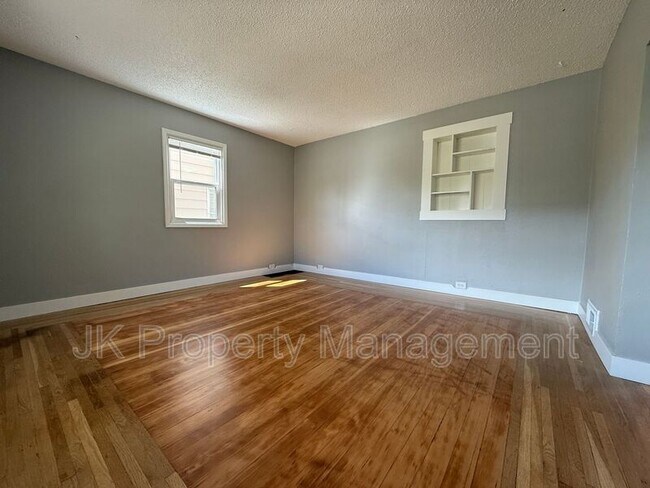 Foto del edificio - 913 5th Ave N