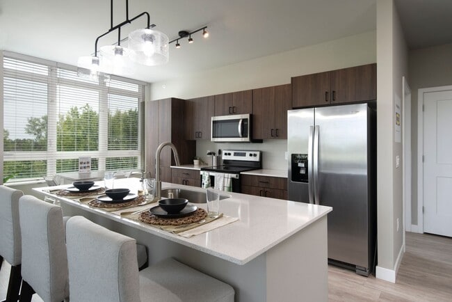 Interior Photo - HUB13