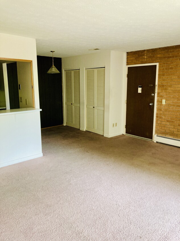 Primary Photo - 5910 Belmont Ave
