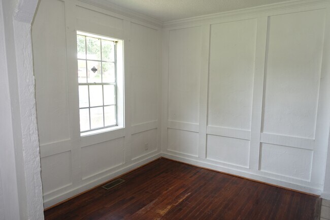 Building Photo - 1501 Carol Cir