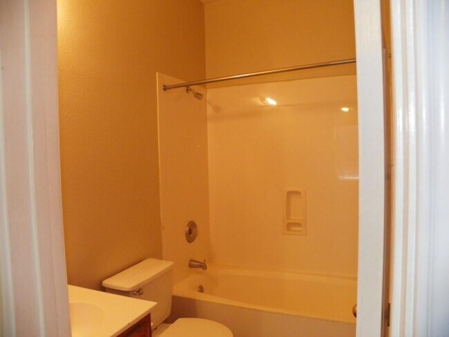 Foto del edificio - 2601 Cypress Ln