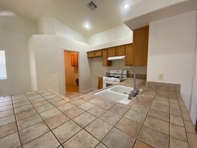 Building Photo - 4857 S Castilla Dr