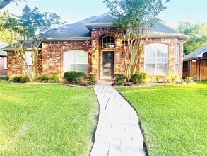 Building Photo - 4820 Holly Berry Dr