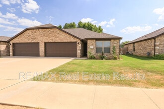 Building Photo - 1521 Purple Finch St