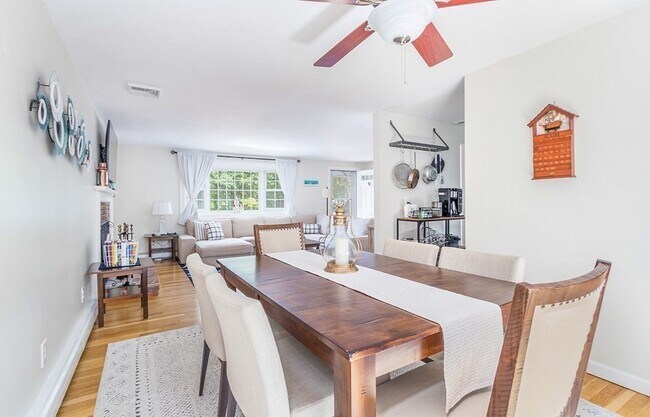 Foto del edificio - 67 Old Post Rd