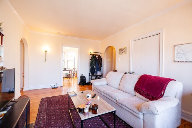 Foto del edificio - 1620 W Farwell Ave