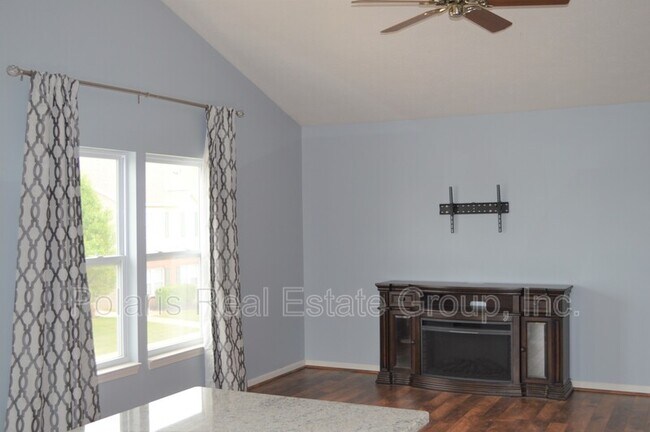 Foto del edificio - 13410 White Granite Dr
