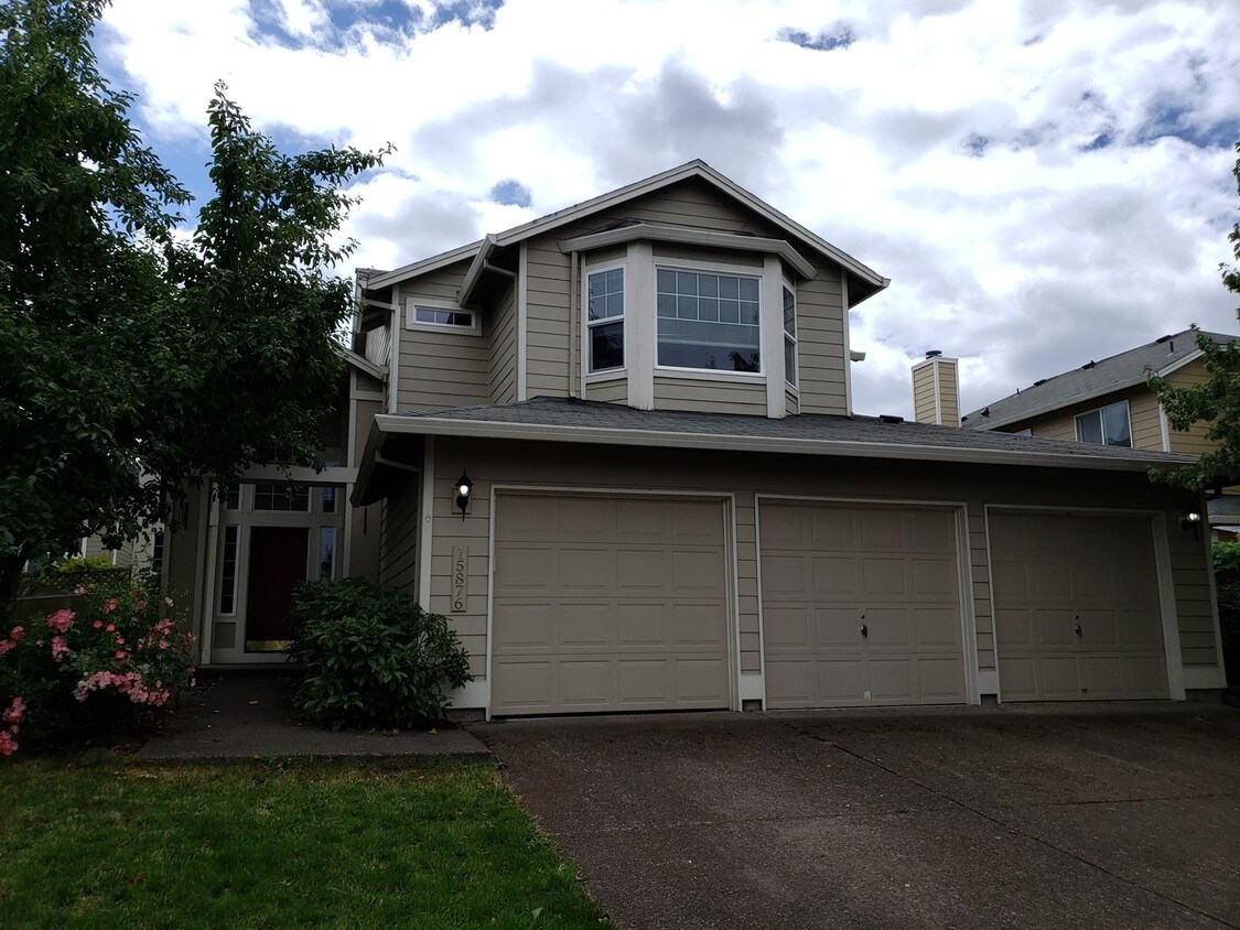 Lavish Home in Bethany House Rental in Portland, OR