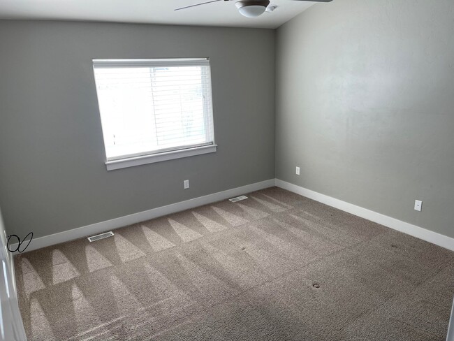 Building Photo - 3544 Beretta Ave