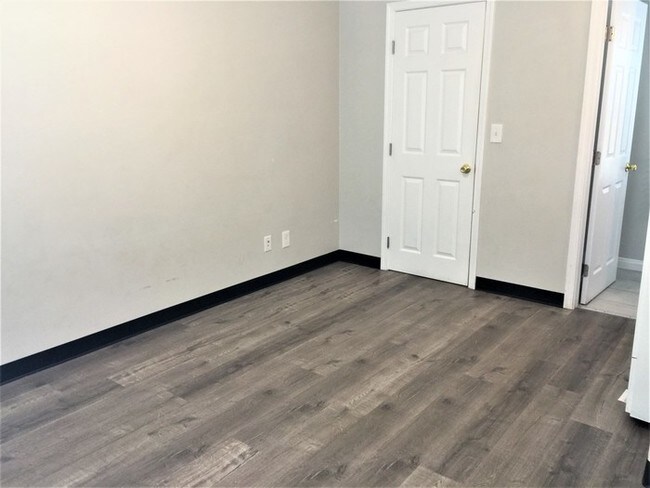 Foto del edificio - Upgraded corner studio for rent!