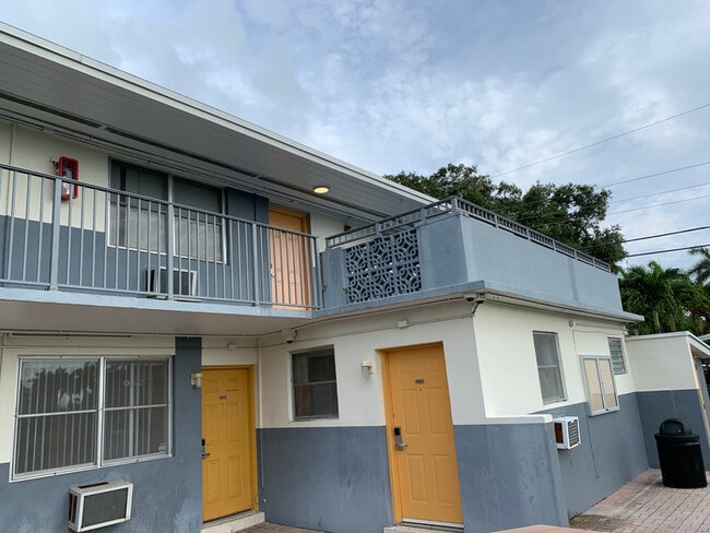 Foto del edificio - 1605 NE 126th St