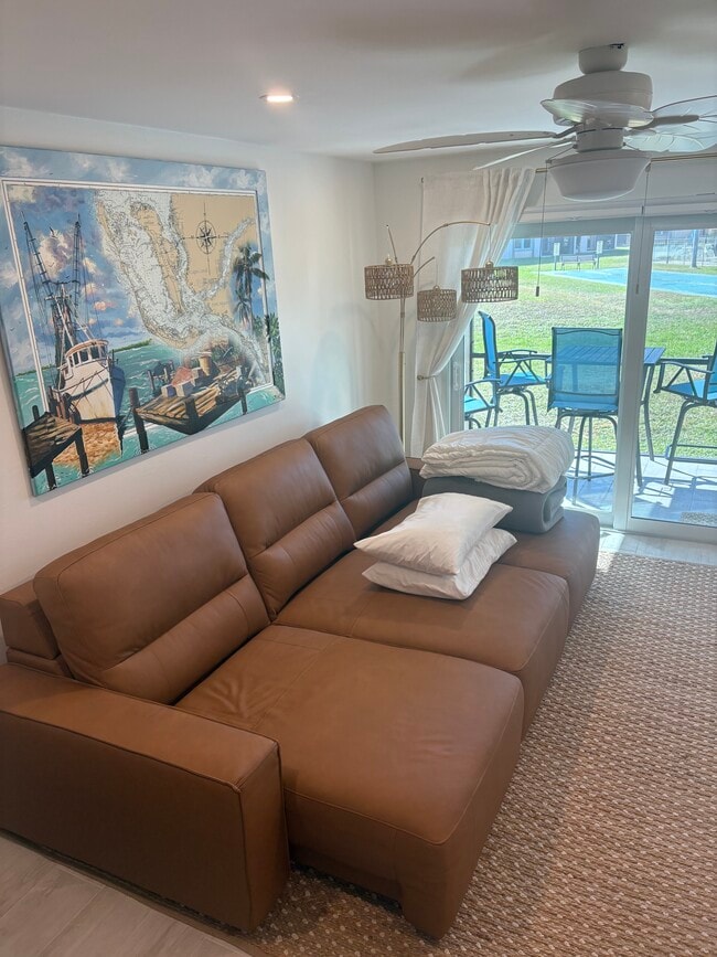 Foto del edificio - 16881 Davis Rd