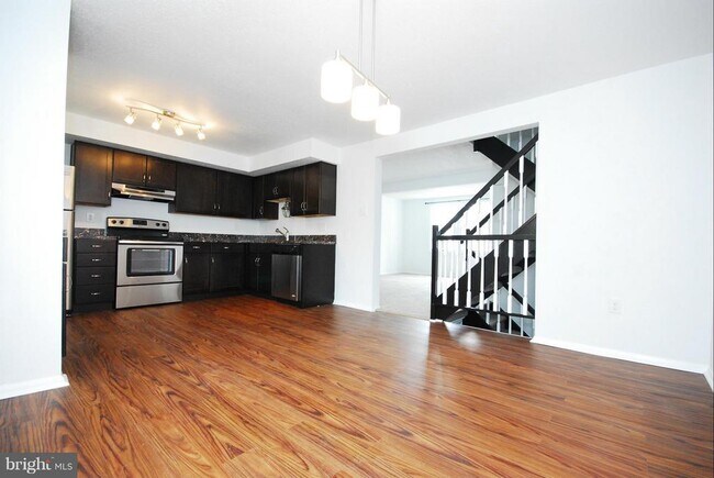 Foto del edificio - 5312 Avalon Pl