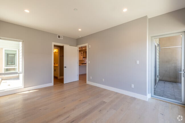 2BR, 2BA - 920SF - Primary Bedroom - 520 El Camino Real