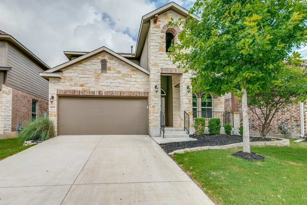 Primary Photo - Alamo Ranch Rental 4 Bedroom Home