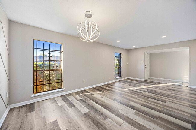 Foto del edificio - 14515 Merry Meadow Dr