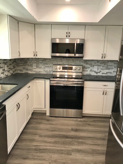 Foto del edificio - 200 Valley Stream Dr