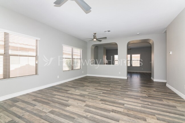 Foto del edificio - 13856 W Ironwood St