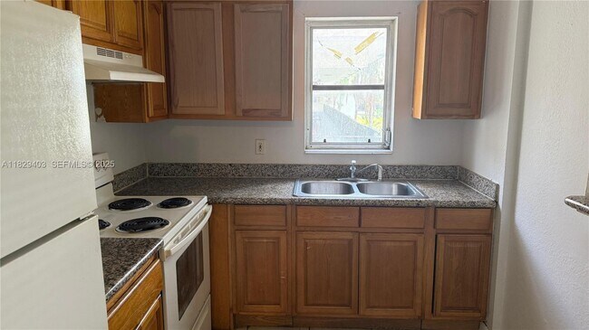 Foto del edificio - 4160 NW 21st St