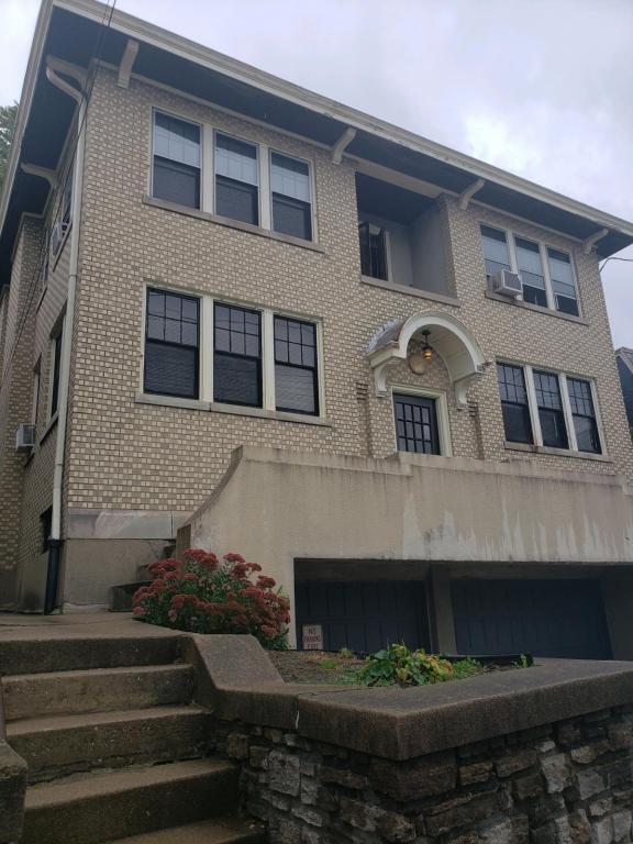 Primary Photo - 150 Fairfield Ave Unit 4