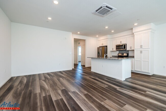 Foto del edificio - Newly Built Condo | Open Floor Plan | E.V. Outlet
