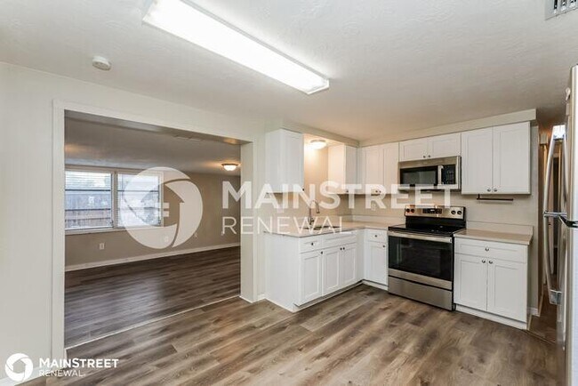 Foto del edificio - 2313 Tahitian Dr