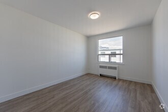 1BR, 1BA - 611SF - Bedroom - 318, 332 & 352 Patricia Avenue
