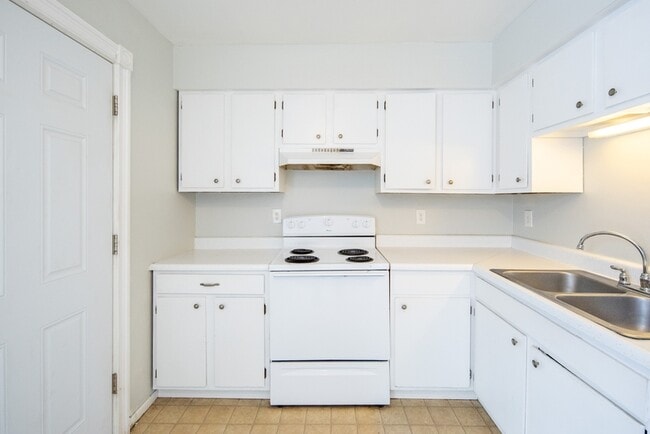 Building Photo - 50-62 East Street - 3B