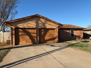 Building Photo - 309 W Maple Branch Way