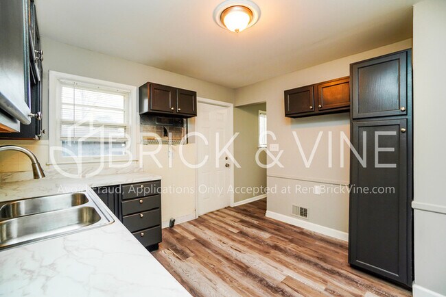 Building Photo - 1374 Byron Ave