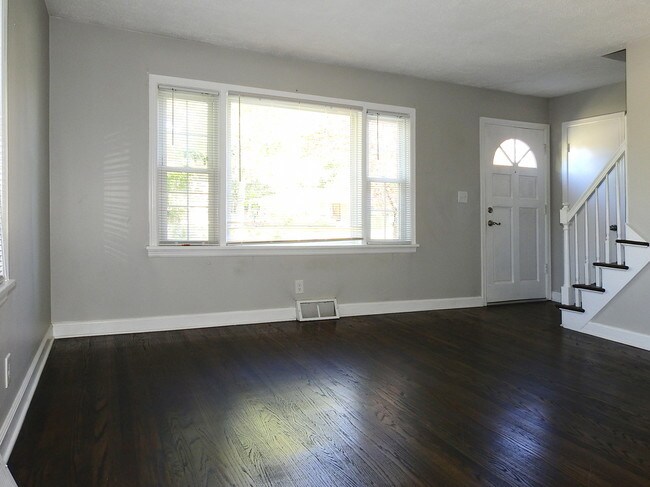 Building Photo - 7912 Jonquil Dr