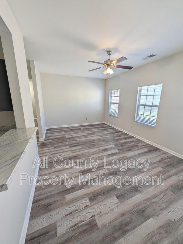 Building Photo - 6381 Redan Square