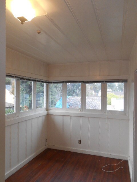 Building Photo - Downtown SR 1 bed/1 Bath