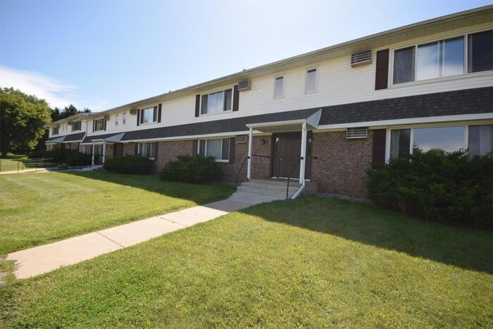 Primary Photo - Large 2 bedroom-Heat Included-Great Location