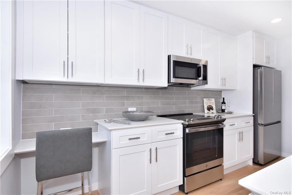 Primary Photo - 651 Boulevard W