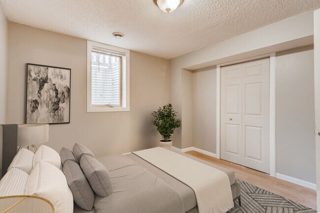 Foto del edificio - 7306 Minnetonka Blvd