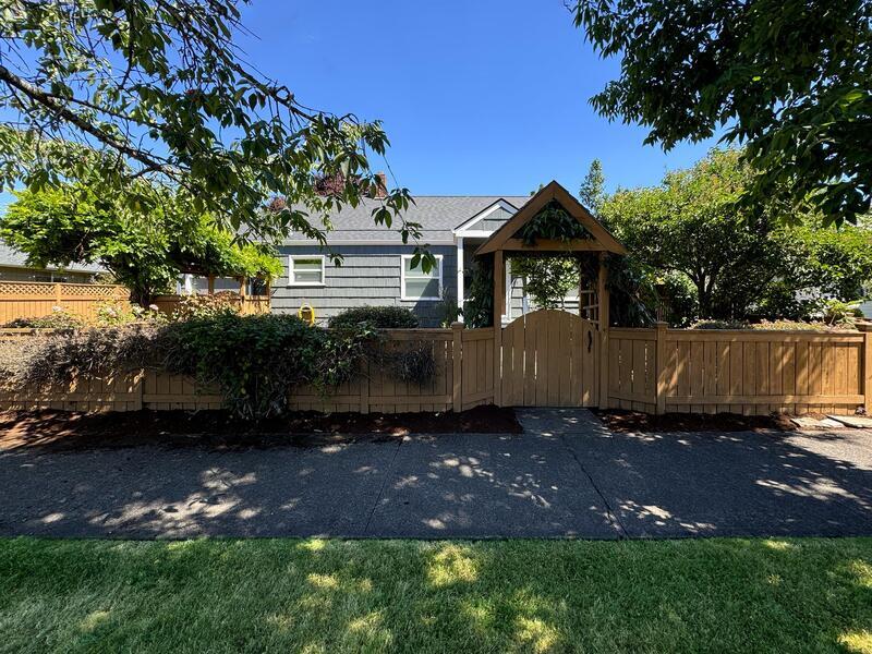 1055 W 13th Ave, Eugene, OR 97402 House Rental in Eugene, OR