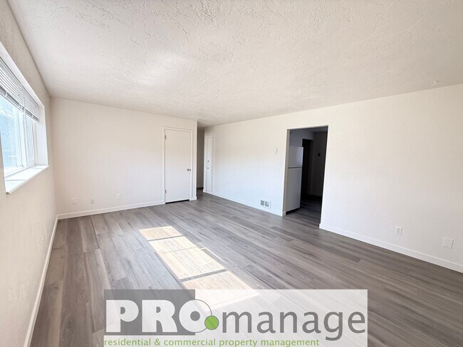 Foto del edificio - 1420 Ashment Ave