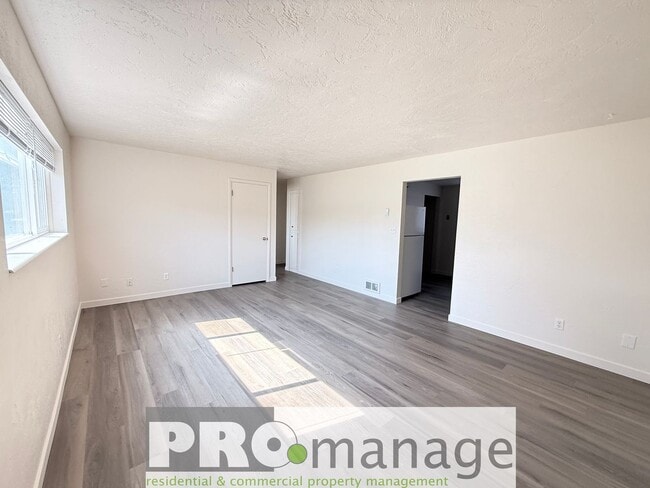 Building Photo - 1420 Ashment Ave